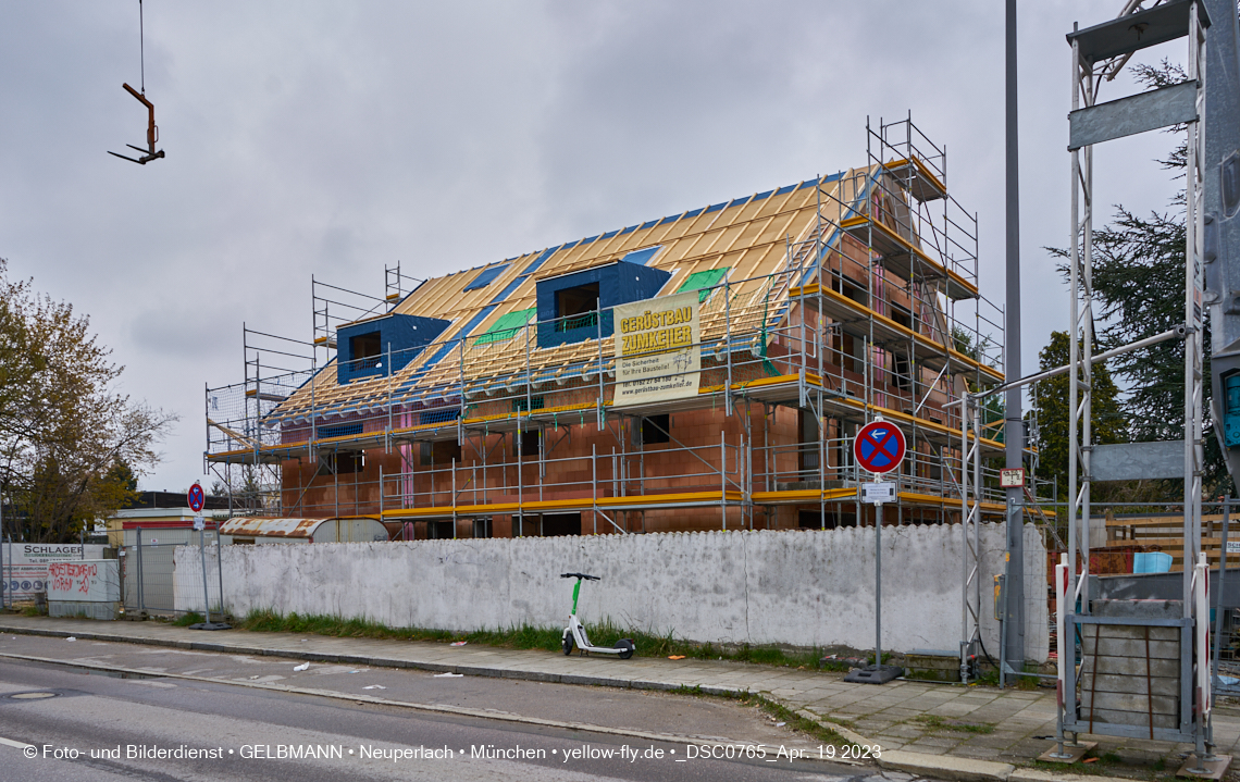 19.04.2023 - Bilder von der Baustelle Niederalmstraße 16 in Neuperlach